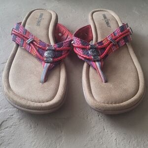 Size 9M Minnetonka Multicolored Textile Thong w/Silver Accents Women Sandals